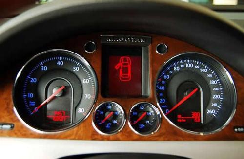 С�������(d��ng)�� 4��ʹ�Üu݆����܇(ch��)�����]