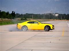 ��܇֮�� �M(j��n)��ѩ���m ѩ���mcamaro 2010�� 2ss