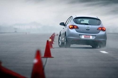 �\������� �yԇ�Ϻ�ͨ�Äe��Ӣ��XT