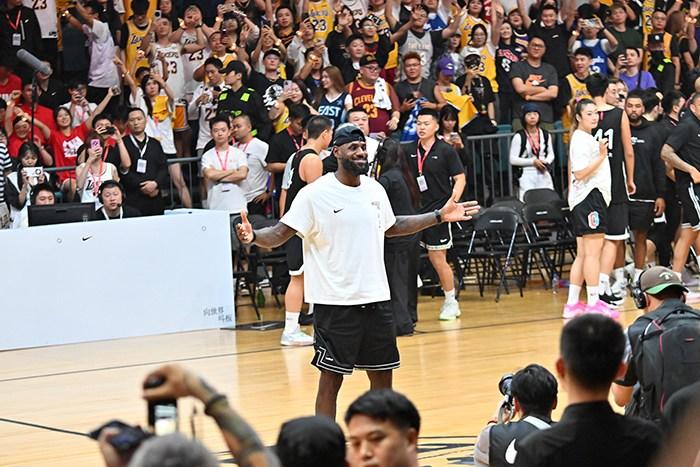 NBA球員勒布朗·詹姆斯到訪(fǎng)四川成都
